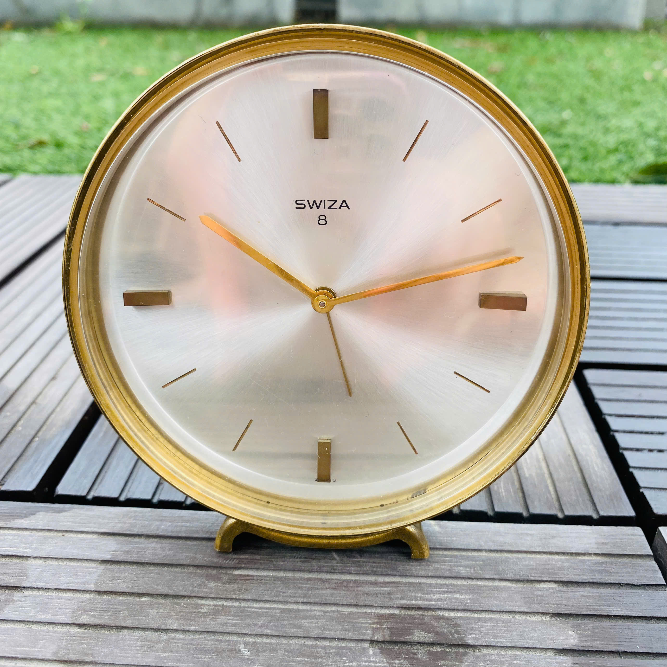 Đồng hồ báo thức Swiza Thụy Sĩ cót tuần