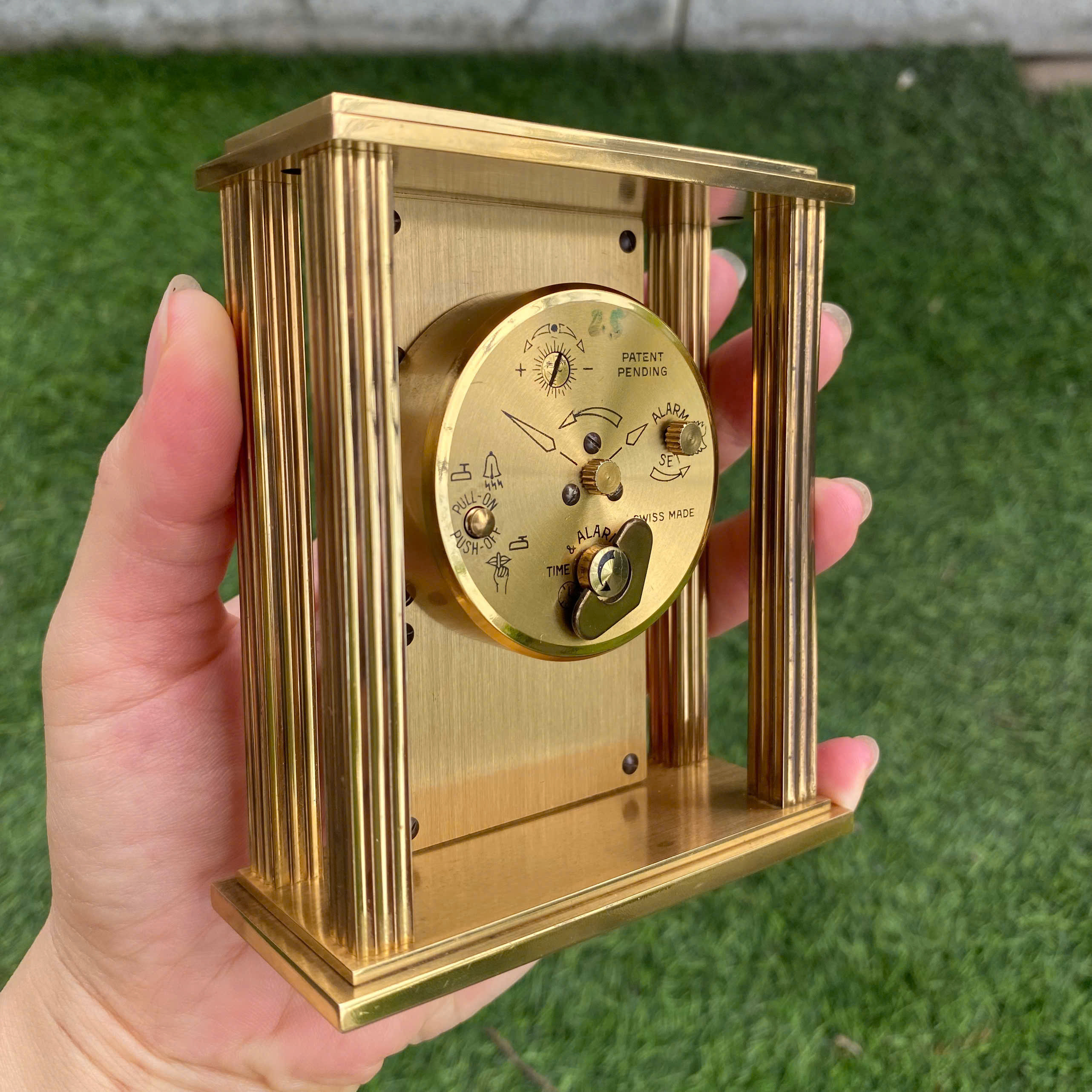 Đồng hồ báo thức Swiza Thụy Sĩ cót tuần