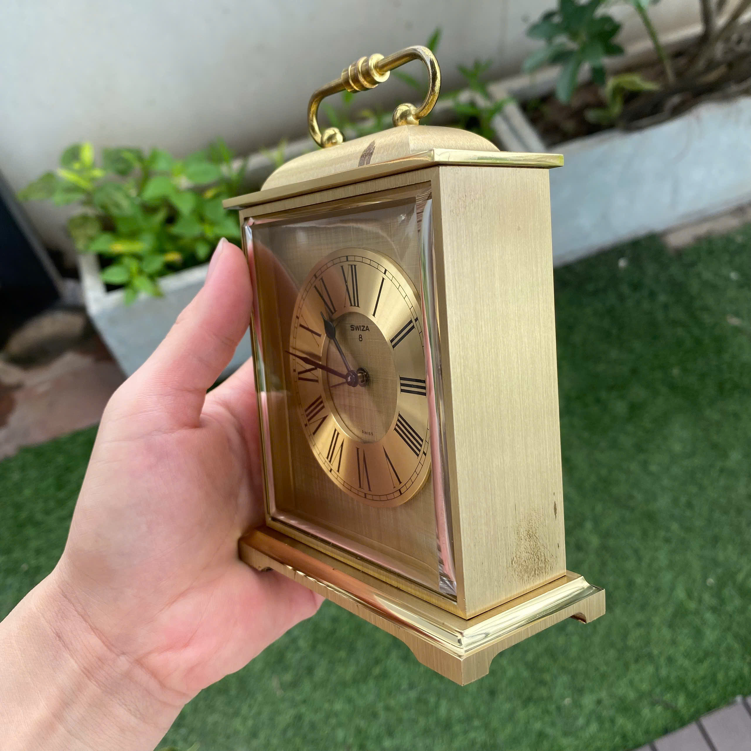 Đồng hồ báo thức Swiza cót tuần  mặt lụa