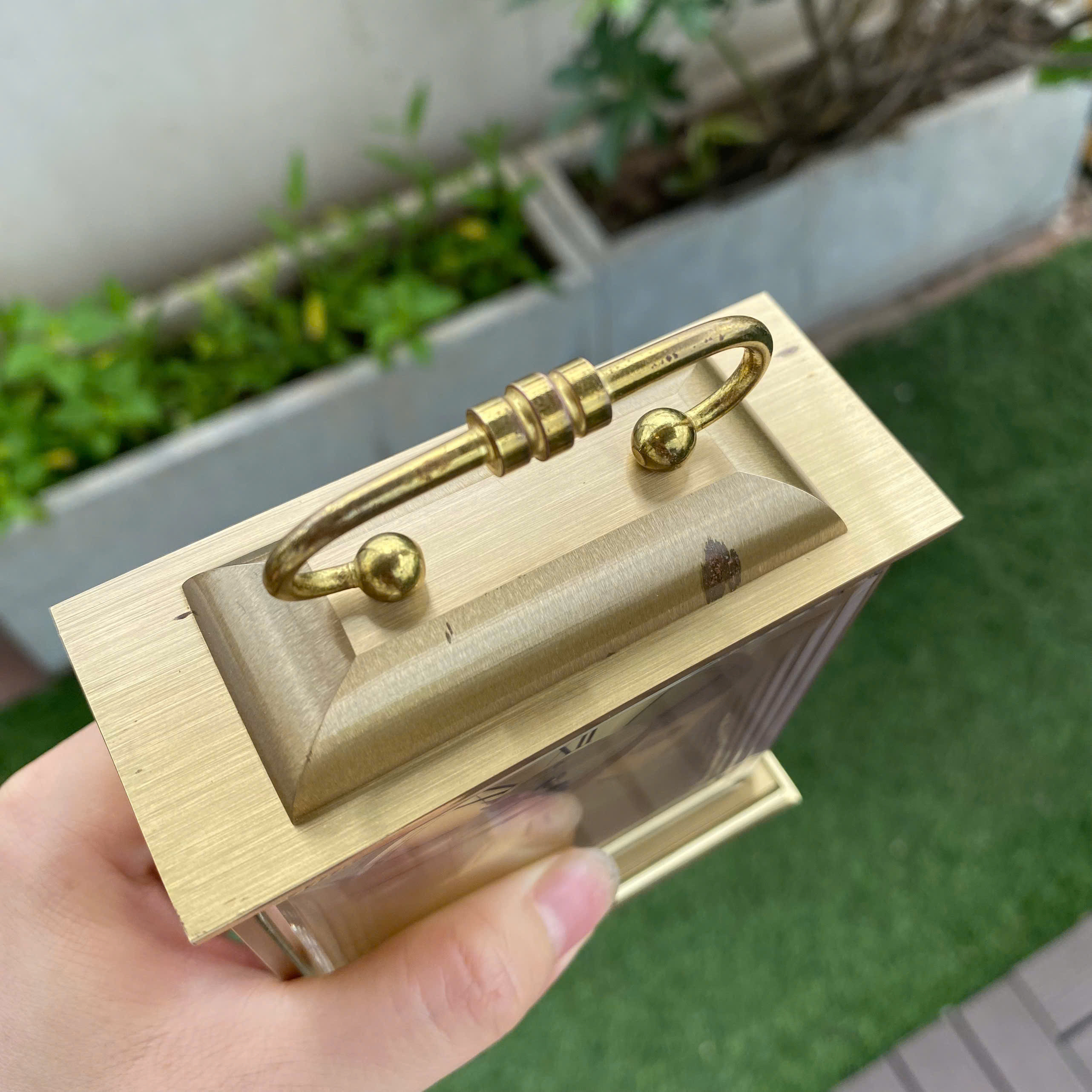 Đồng hồ báo thức Swiza cót tuần  mặt lụa