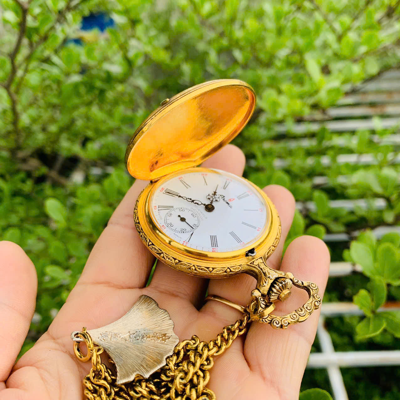 Đồng hồ quýt Aroma cót tay, cổ điển xưa
