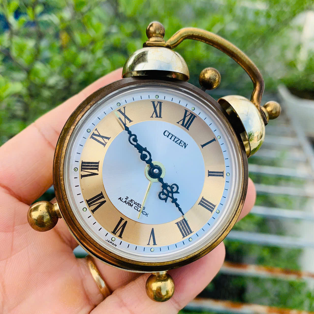 Đồng hồ báo thức Citizen cót ngày