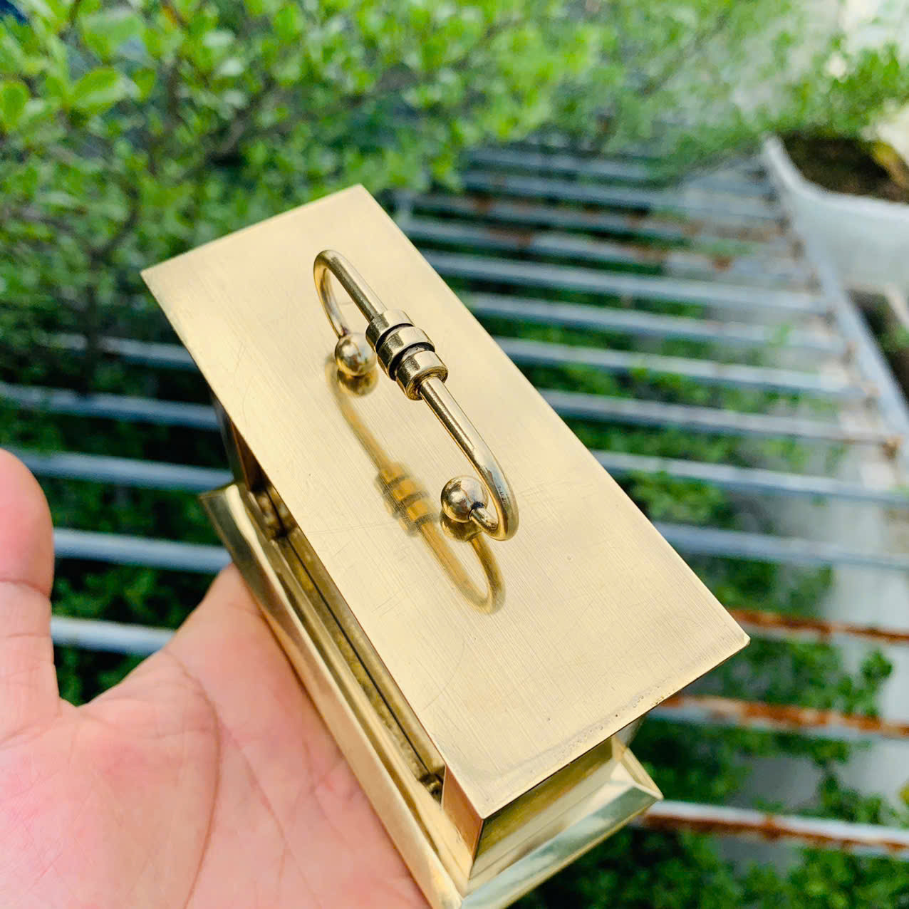 Đồng hồ báo thức Swiza Thụy Sĩ cót tuần