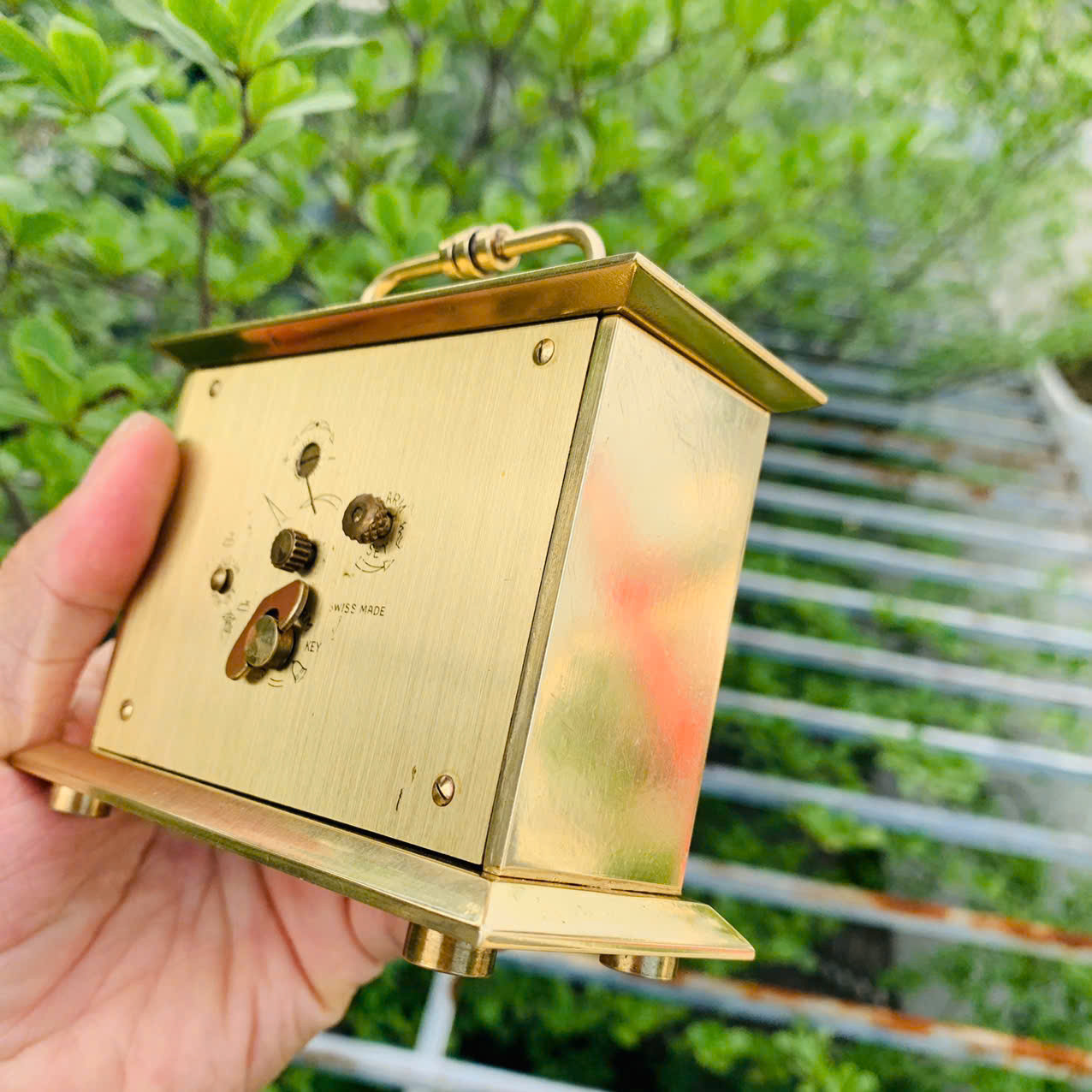 Đồng hồ báo thức Swiza Thụy Sĩ cót tuần