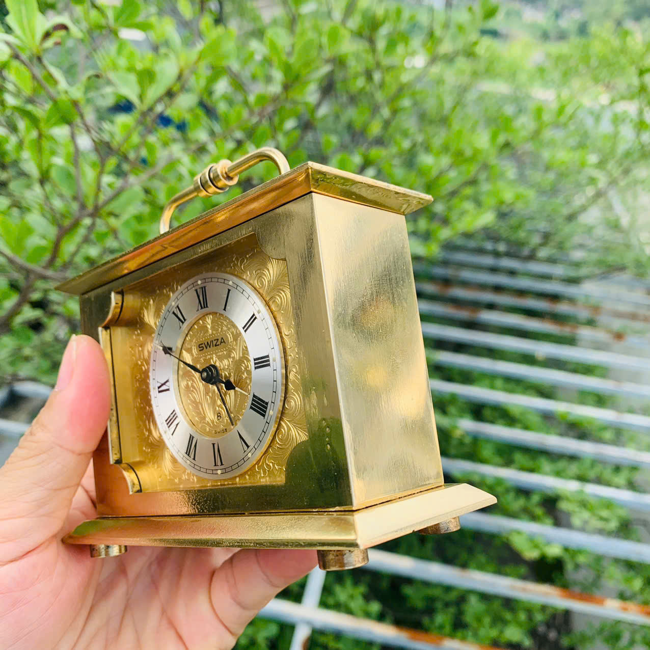 Đồng hồ báo thức Swiza Thụy Sĩ cót tuần