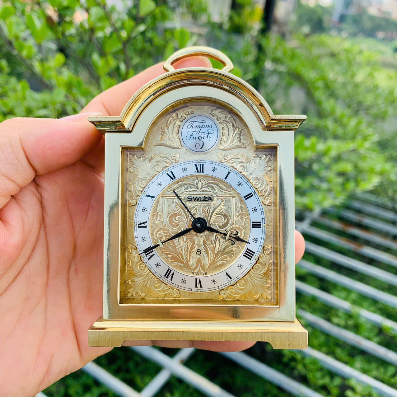 Đồng hồ báo thức Swiza cót tuần