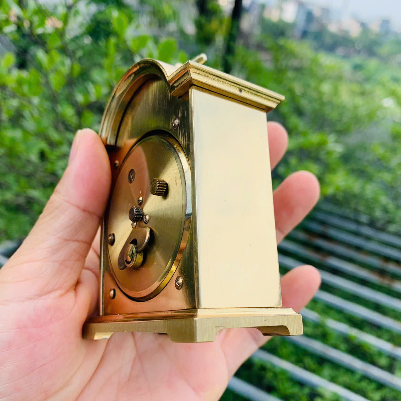 Đồng hồ báo thức Swiza cót tuần
