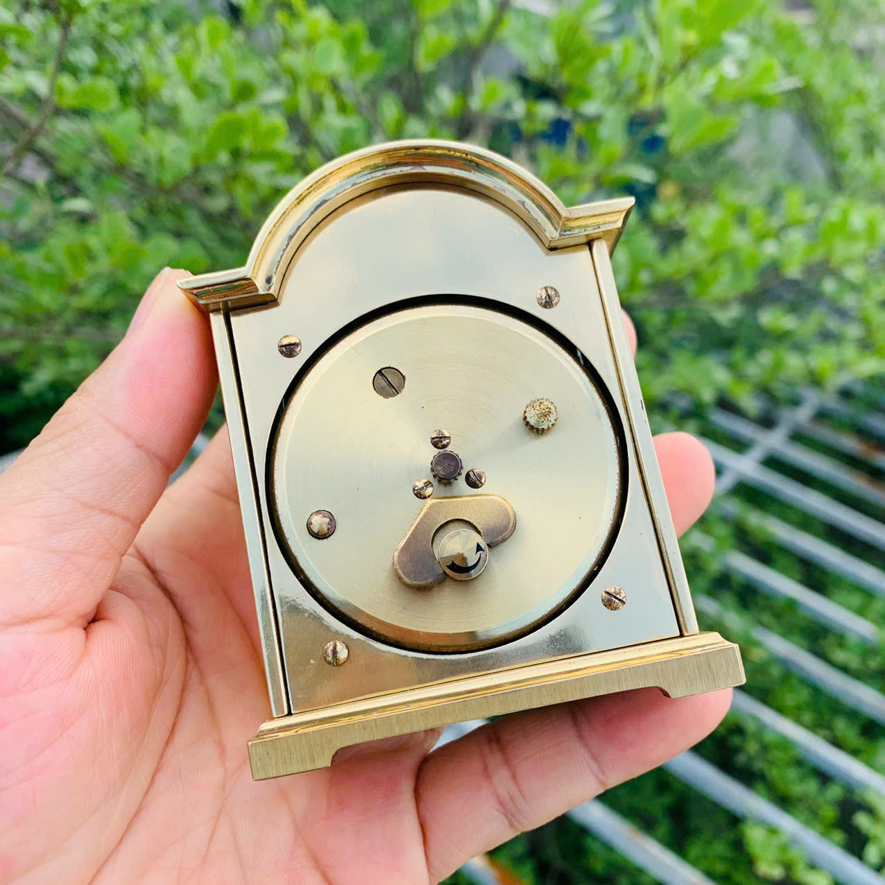 Đồng hồ báo thức Swiza cót tuần
