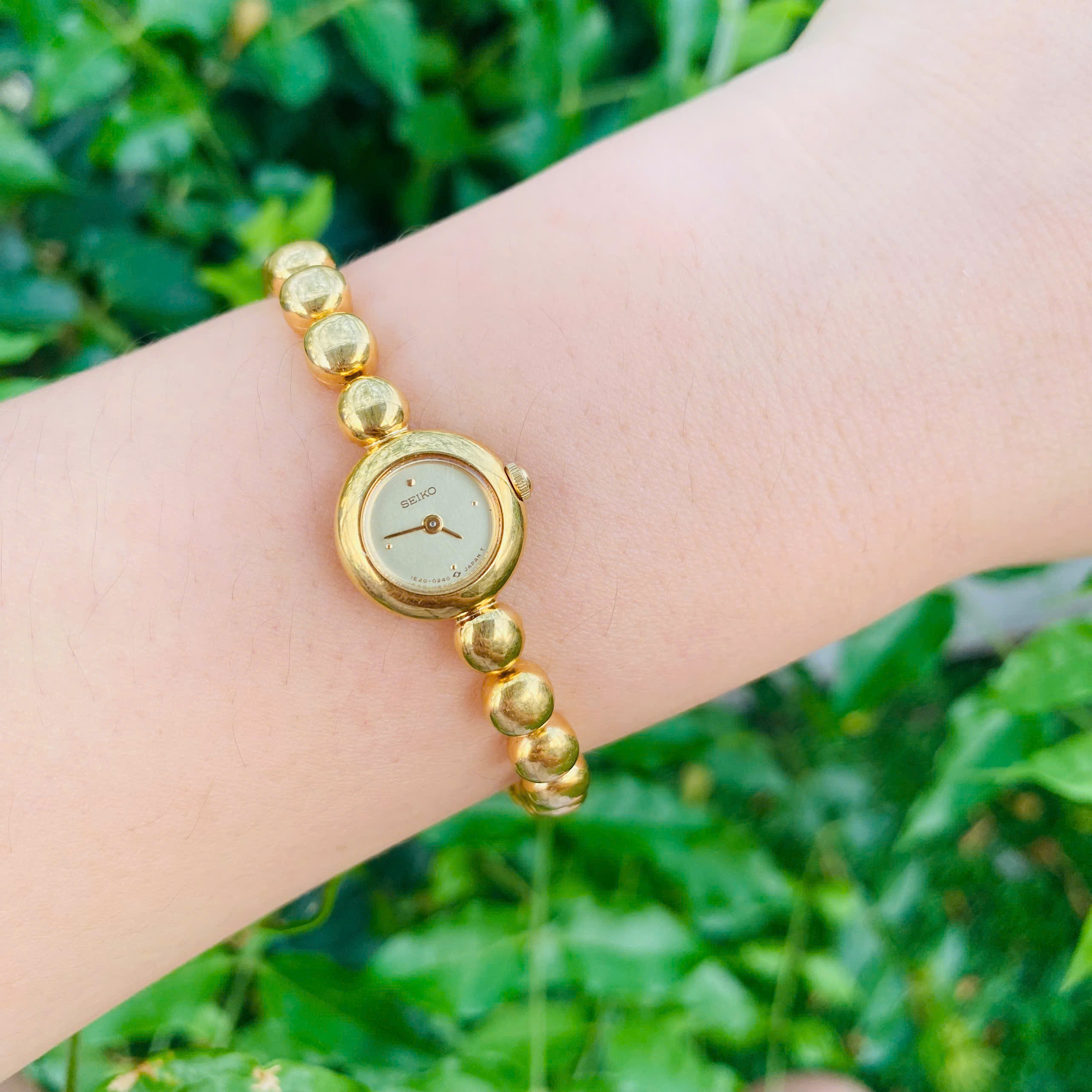 Đồng hồ đeo tay nữ Seiko mạ vàng