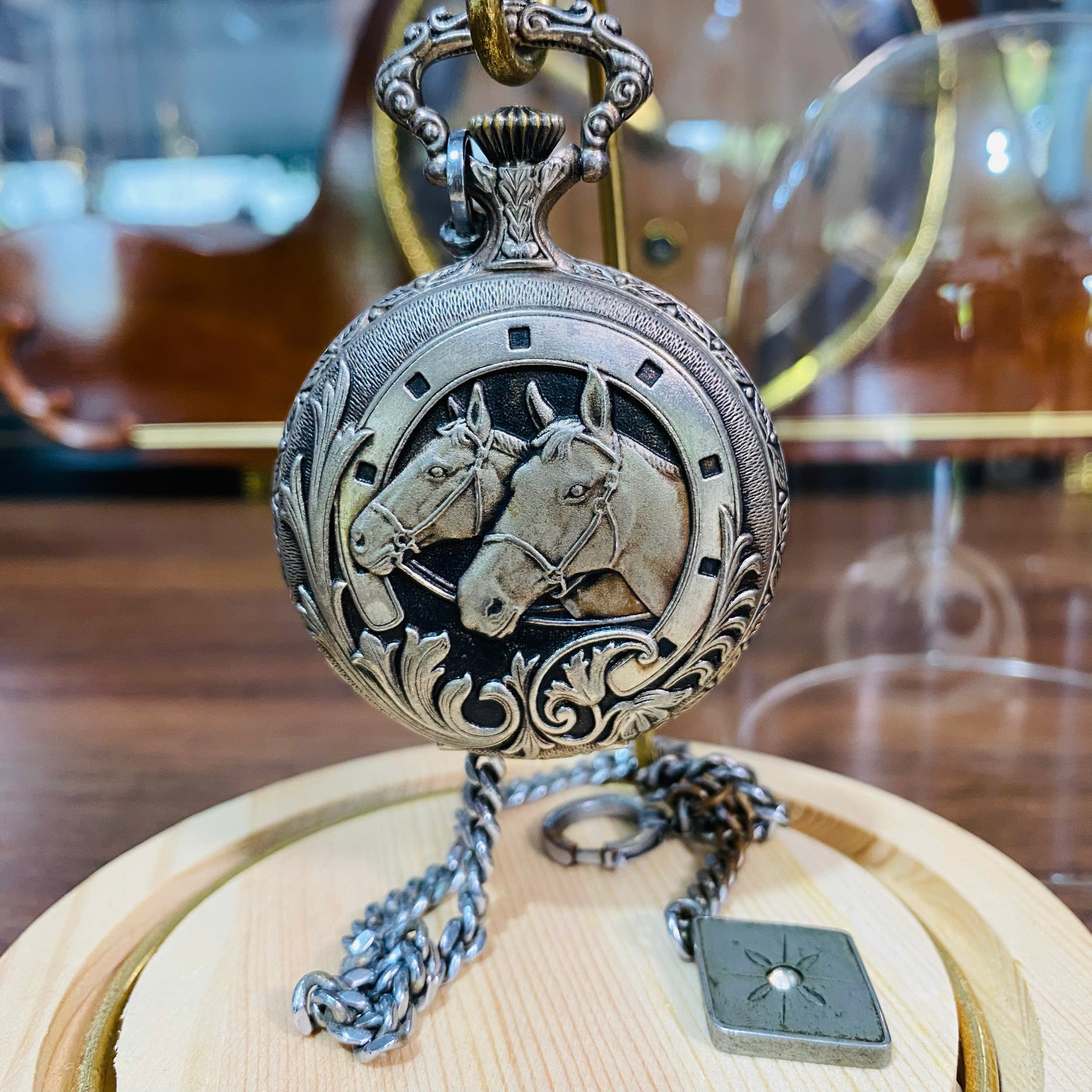 Đồng hồ quýt Bucherer Thụy Sĩ song mã