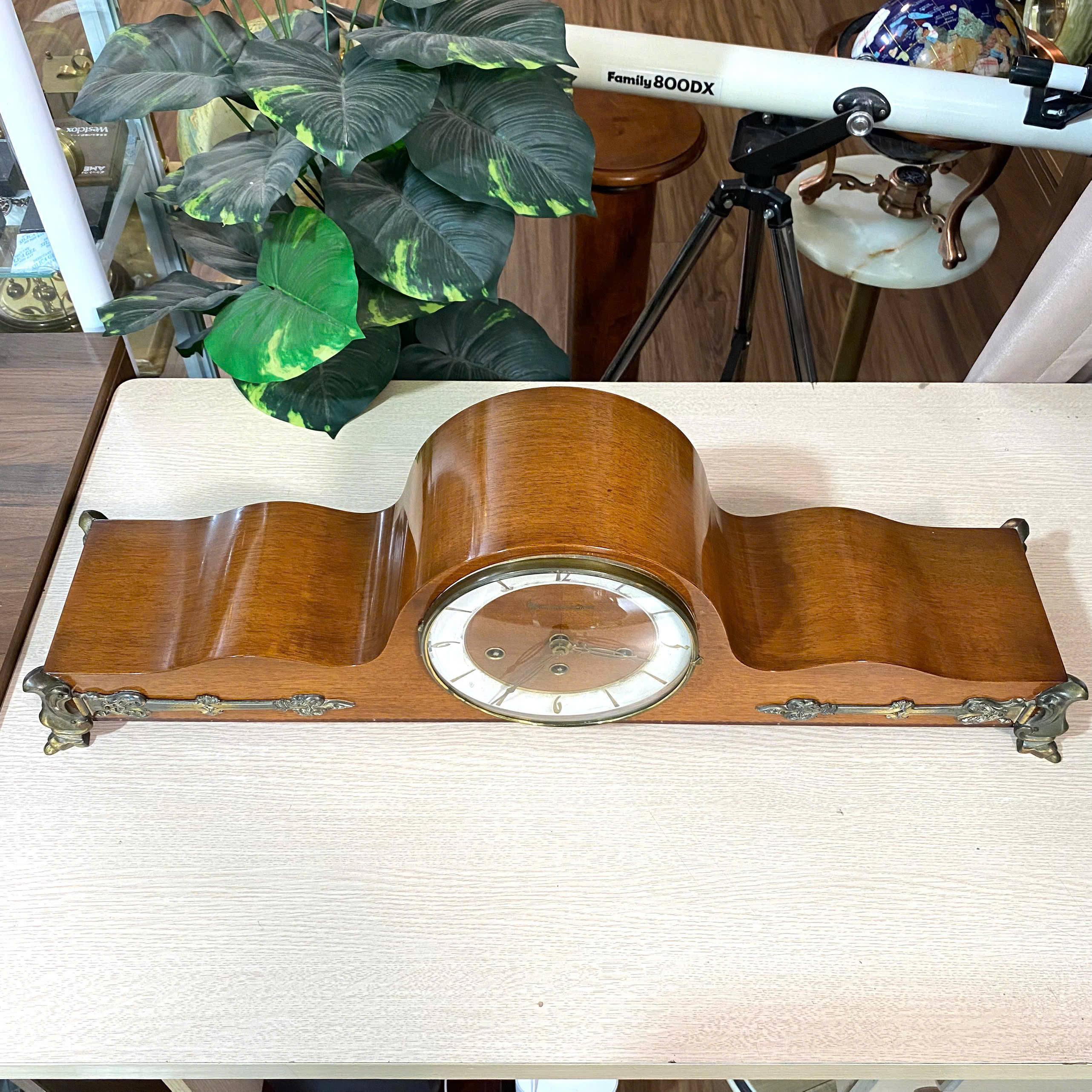 Đồng hồ vai bò Đức, size lớn chân đúc đồng