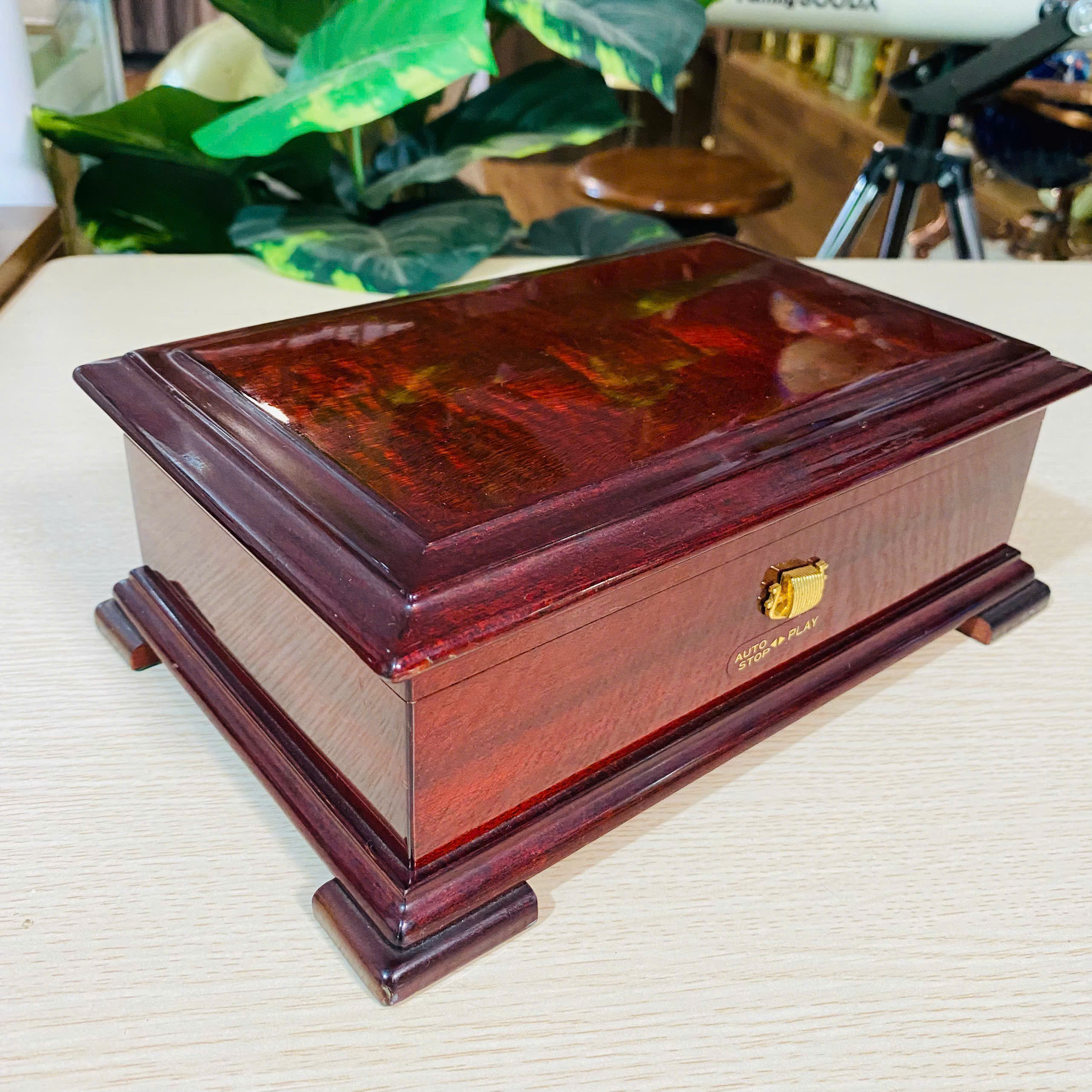 Hộp nhạc Sankyo Orpheus 50 nốt, chơi 2 bản nhạc.