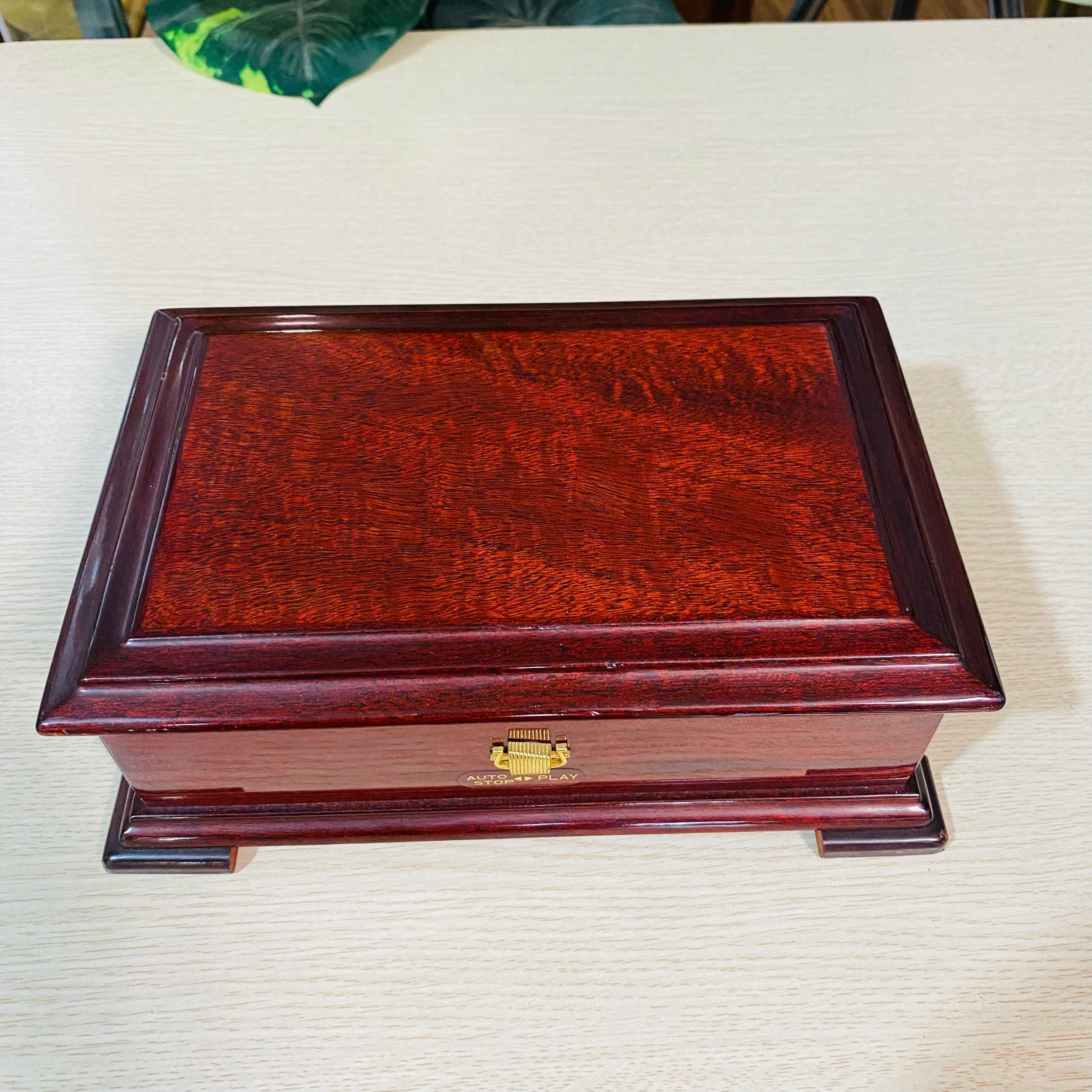 Hộp nhạc Sankyo Orpheus 50 nốt, chơi 2 bản nhạc.