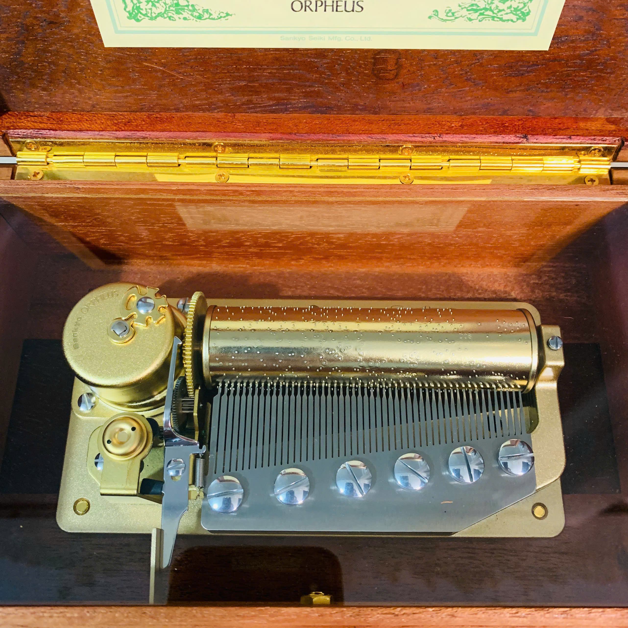 Hộp nhạc Sankyo Orpheus 50 nốt, chơi 2 bản nhạc.