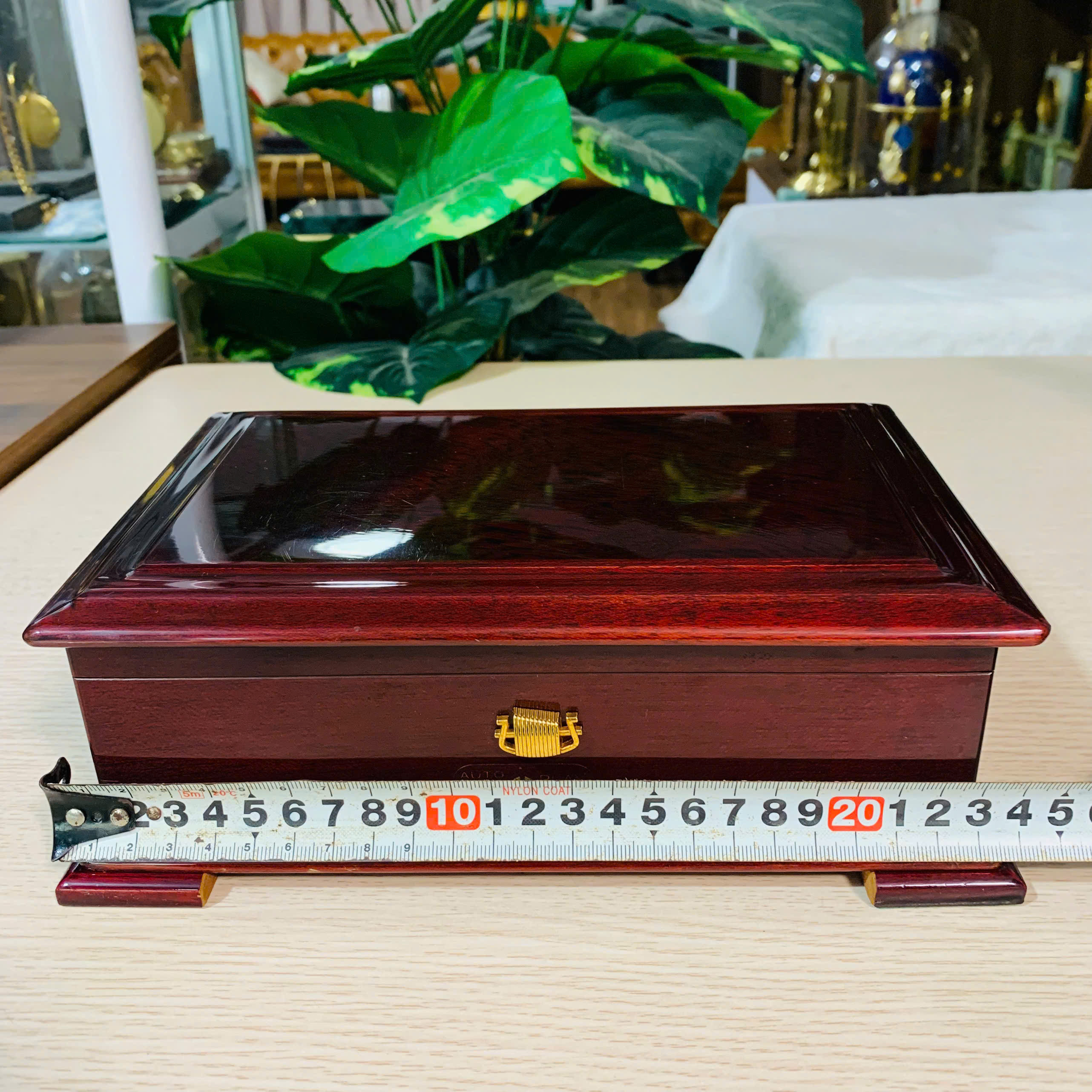 Hộp nhạc Sankyo Orpheus 50 nốt, chơi 2 bản nhạc.