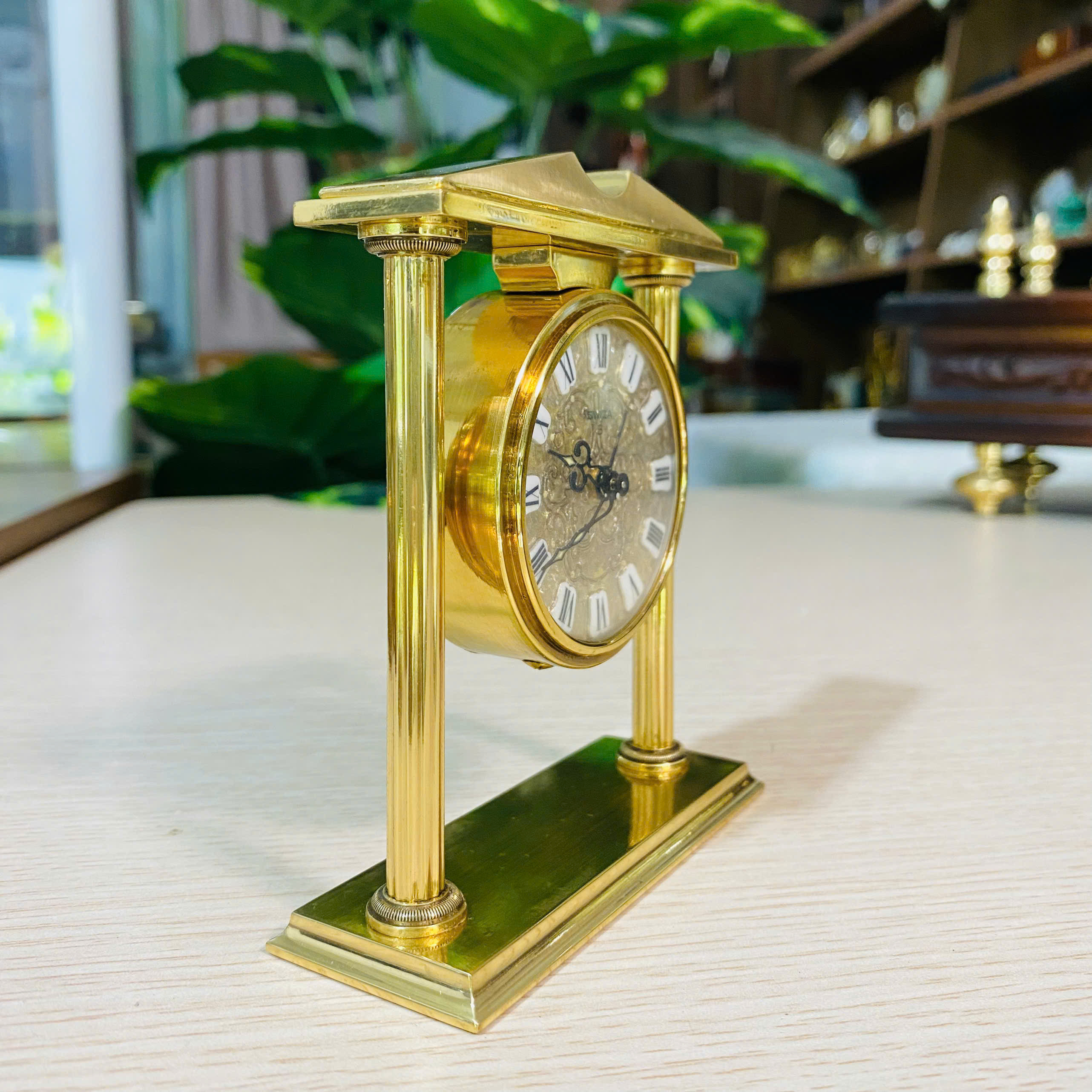 Đồng hồ báo thức Swiza Thụy sĩ cót tuần