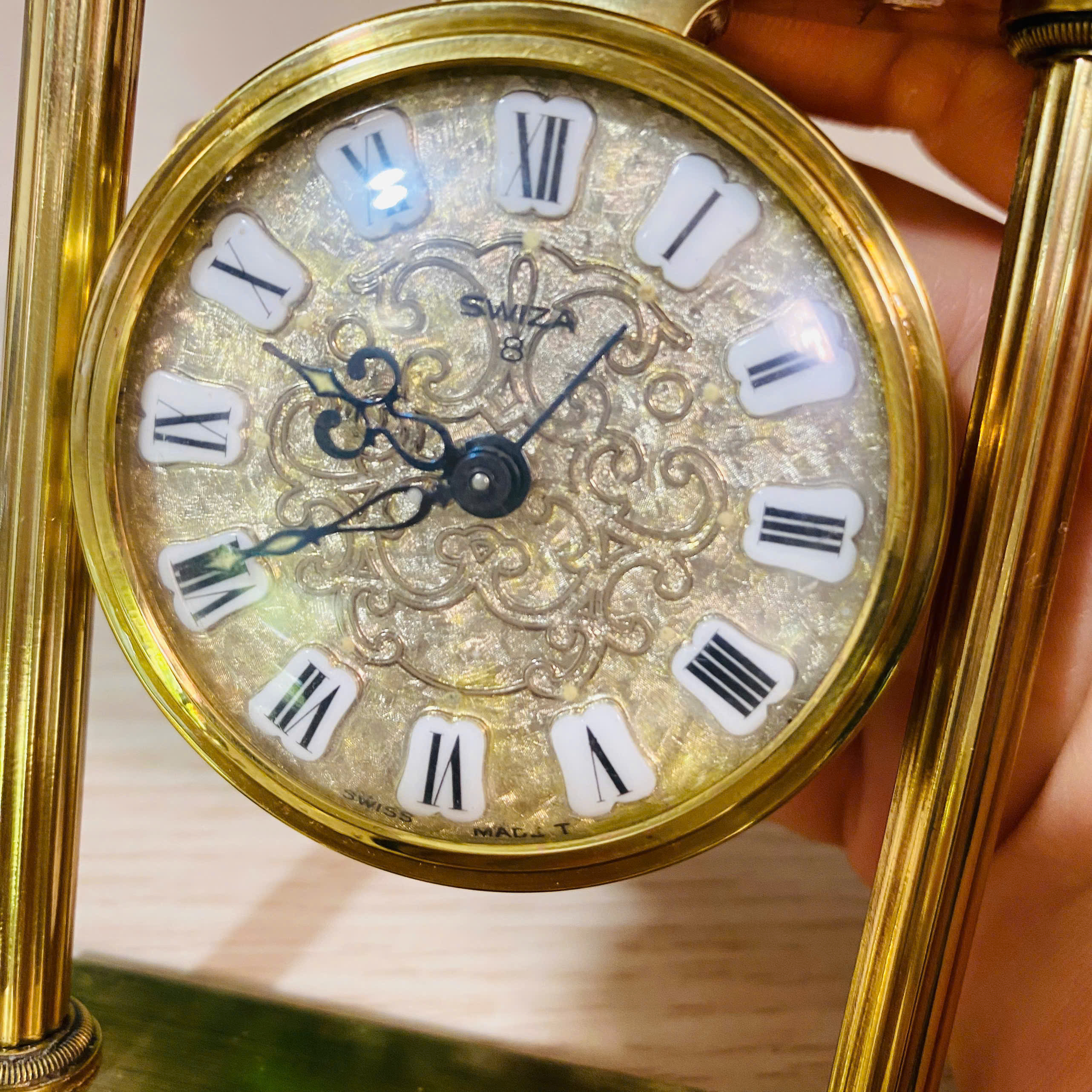 Đồng hồ báo thức Swiza Thụy sĩ cót tuần
