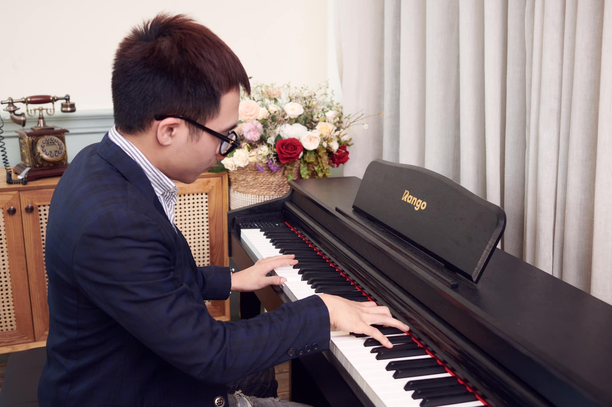 Piano Rango RG330 - BLK + Tặng Tai Nghe Cao Cấp