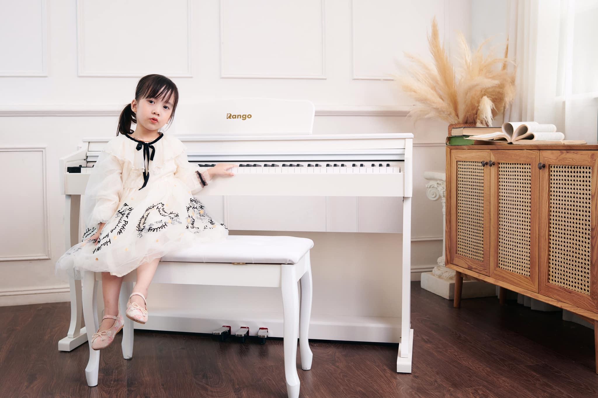 Piano Rango RG330 - WHT + Tặng Tai Nghe Cao Cấp