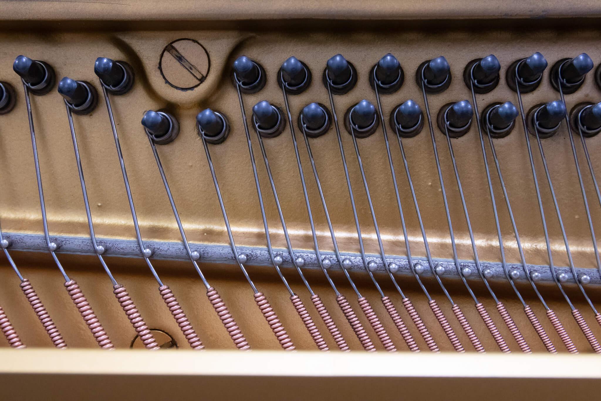 Yamaha U1H