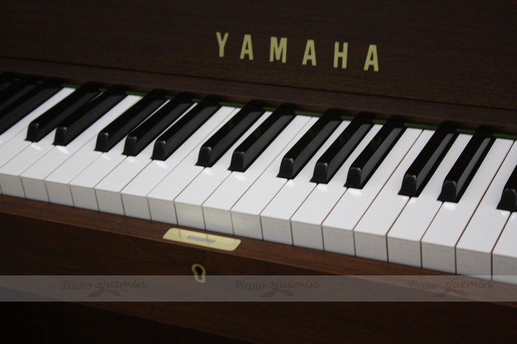 Piano Yamaha W102B