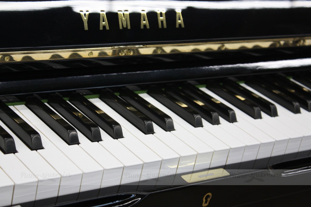 Piano Yamaha U1H