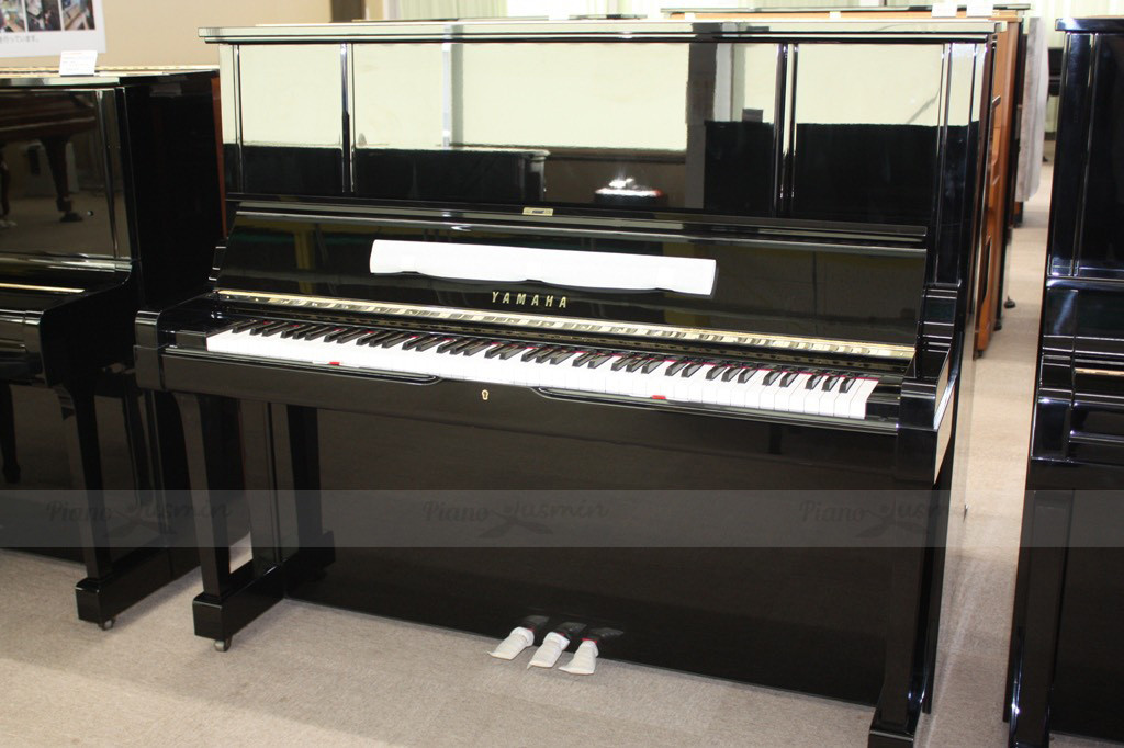 Piano Yamaha UX3