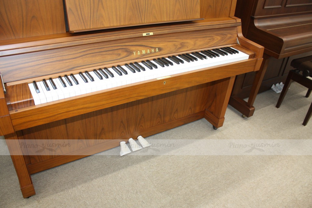 Piano Yamaha W101