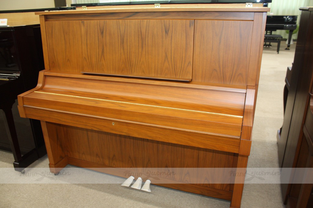 Piano Yamaha W101