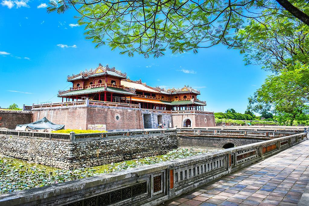 Vietnam tourism for the second year in a row won the World's Leading Heritage Destination Award.