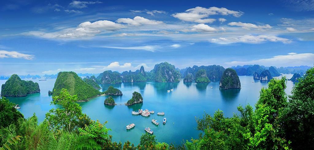 How was Ha Long Bay recognized by UNESCO as a World Heritage Site for the second time in terms of geomorphological value?