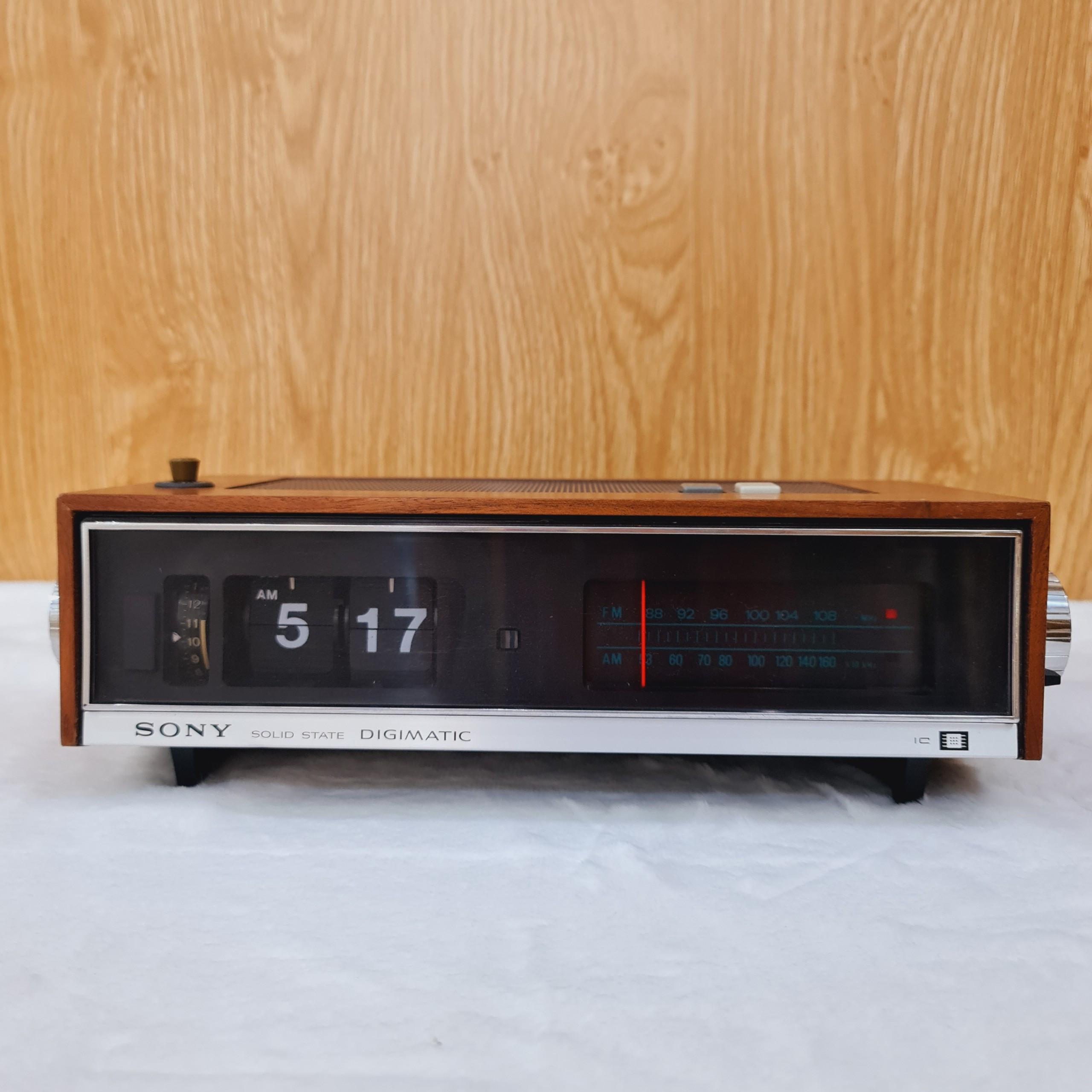 Radio Sony Flip Number Clock