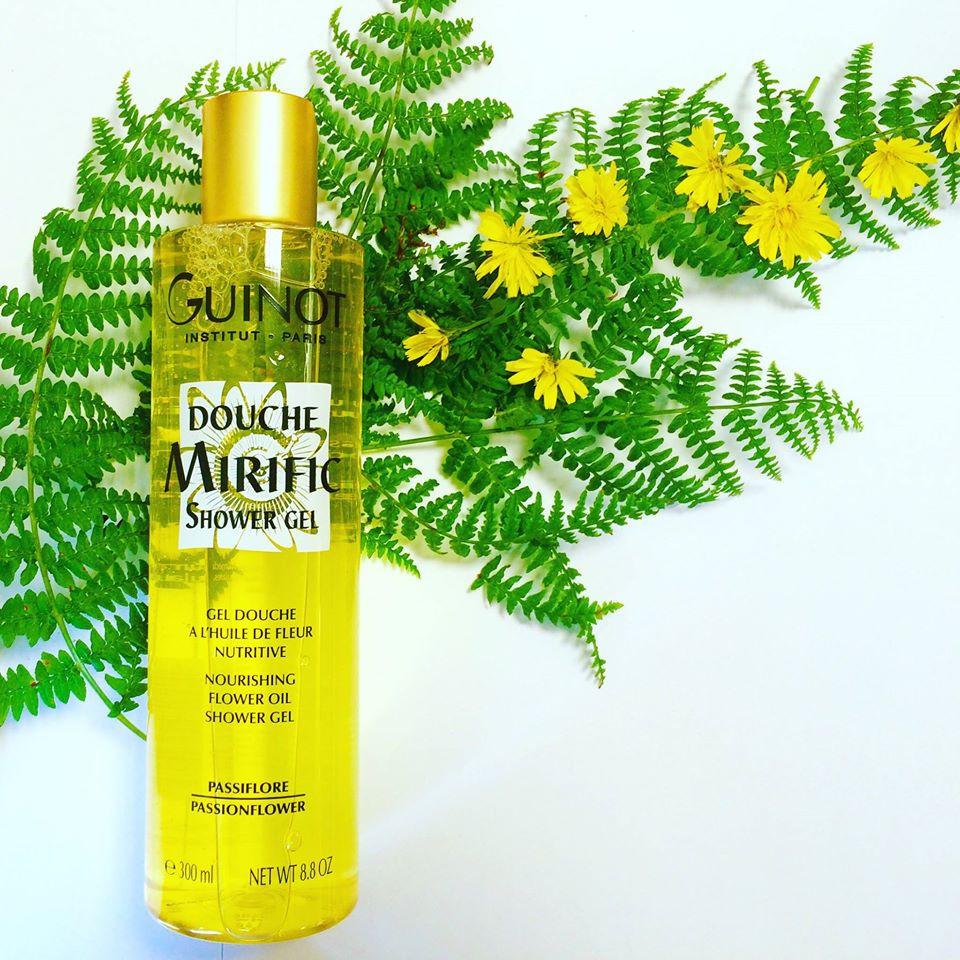 Douche Mirific - Gel tắm với chiết xuất dầu hoa tự nhiên