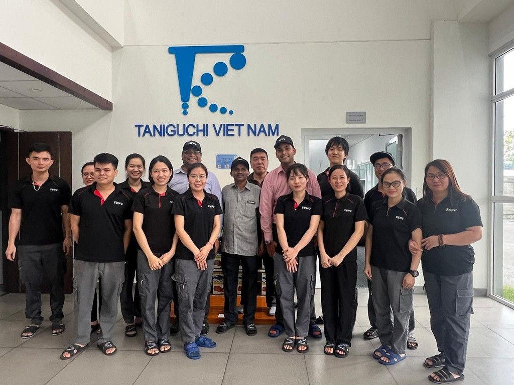 KHÁCH HÀNG ẤN ĐỘ ĐẾN THĂM VÀ LÀM VIỆC TẠI NHÀ MÁY TANIGUCHI VIỆT NAM