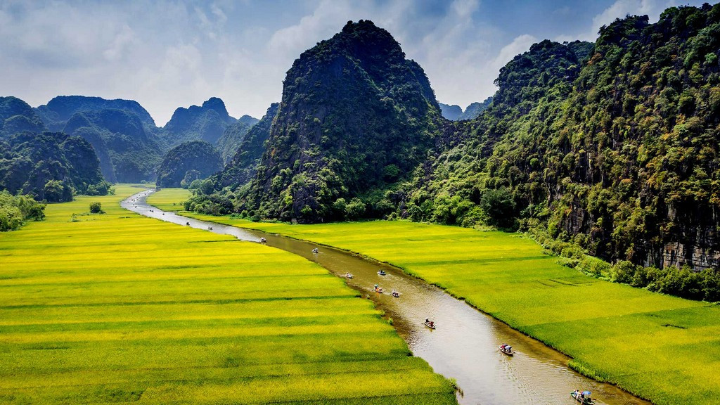 Hanoi – Sapa - Halong- Ninhbinh 8 days 7 nights, cruise overnight