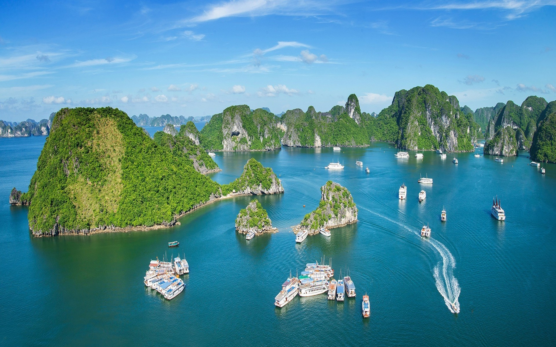 NoiBai Airport – Hanoi – Halong – Ninhbinh – Hue – Danang – Hoian 15 days 14 nights