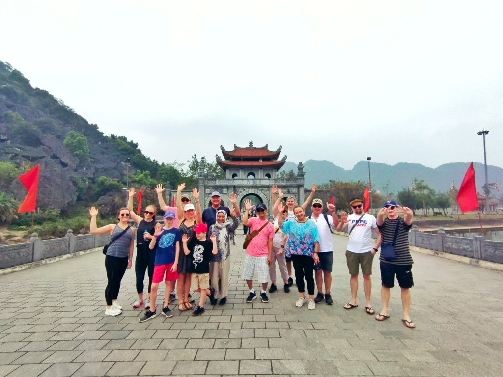 Hoa Lu – Tam Coc 1 day tour