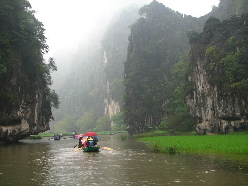 Hanoi - Ninhbinh – Halong - Danang – Son Tra Penninsula – Hoian – Bana Hills 6 days 5 nights