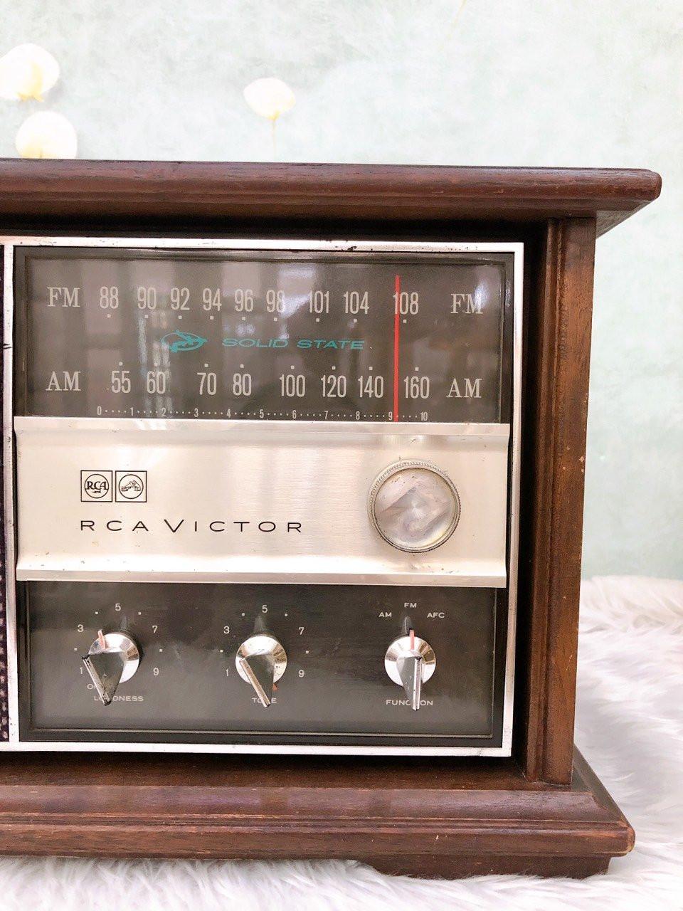 Radio RCA model RGC42S Pecan