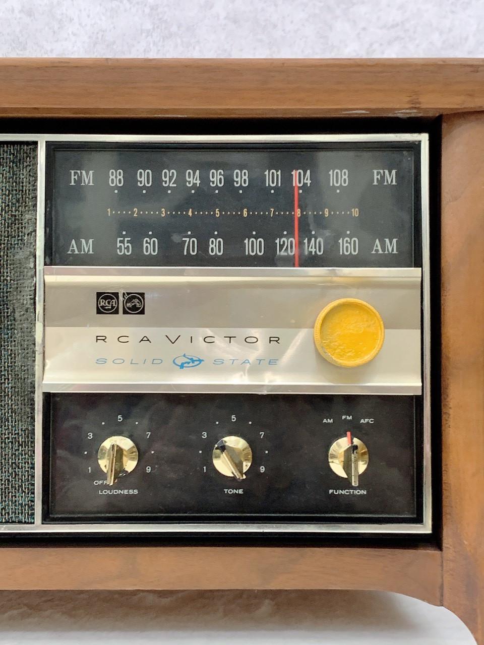 Radio RCA Victor RHC41W AM/FM