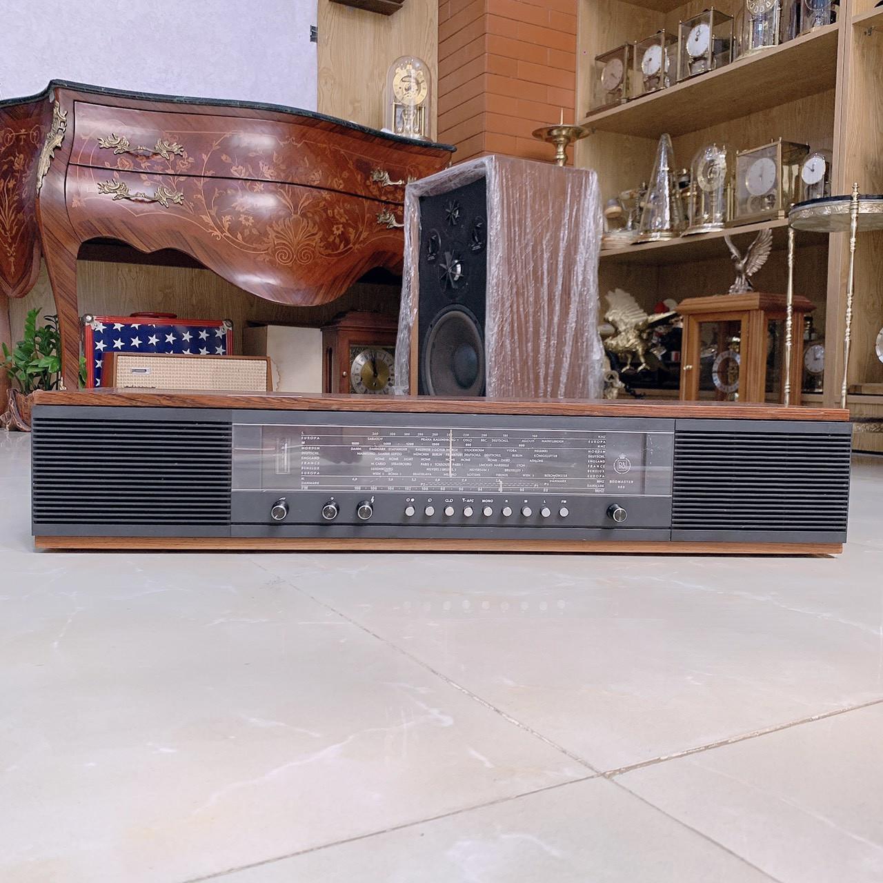 Radio cổ điển Beomaster dài 74cm