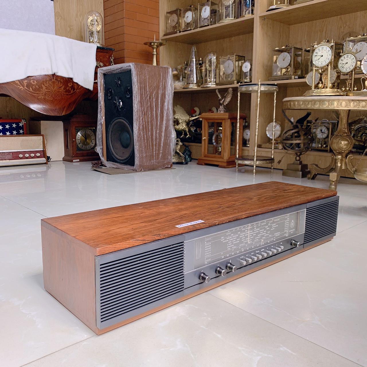 Radio cổ điển Beomaster dài 74cm