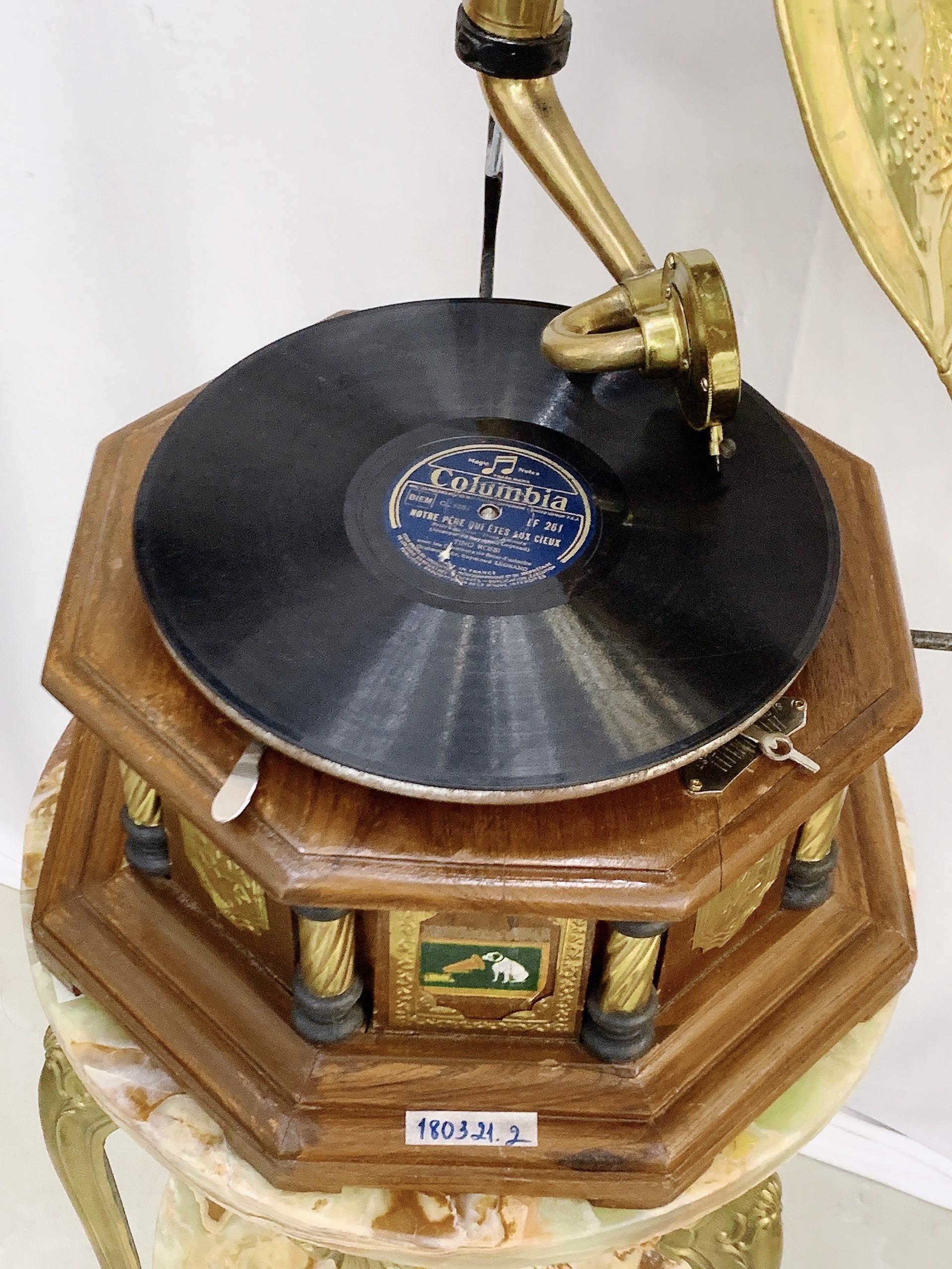 Máy hát Gramophone cổ điển - Hoạt động tốt