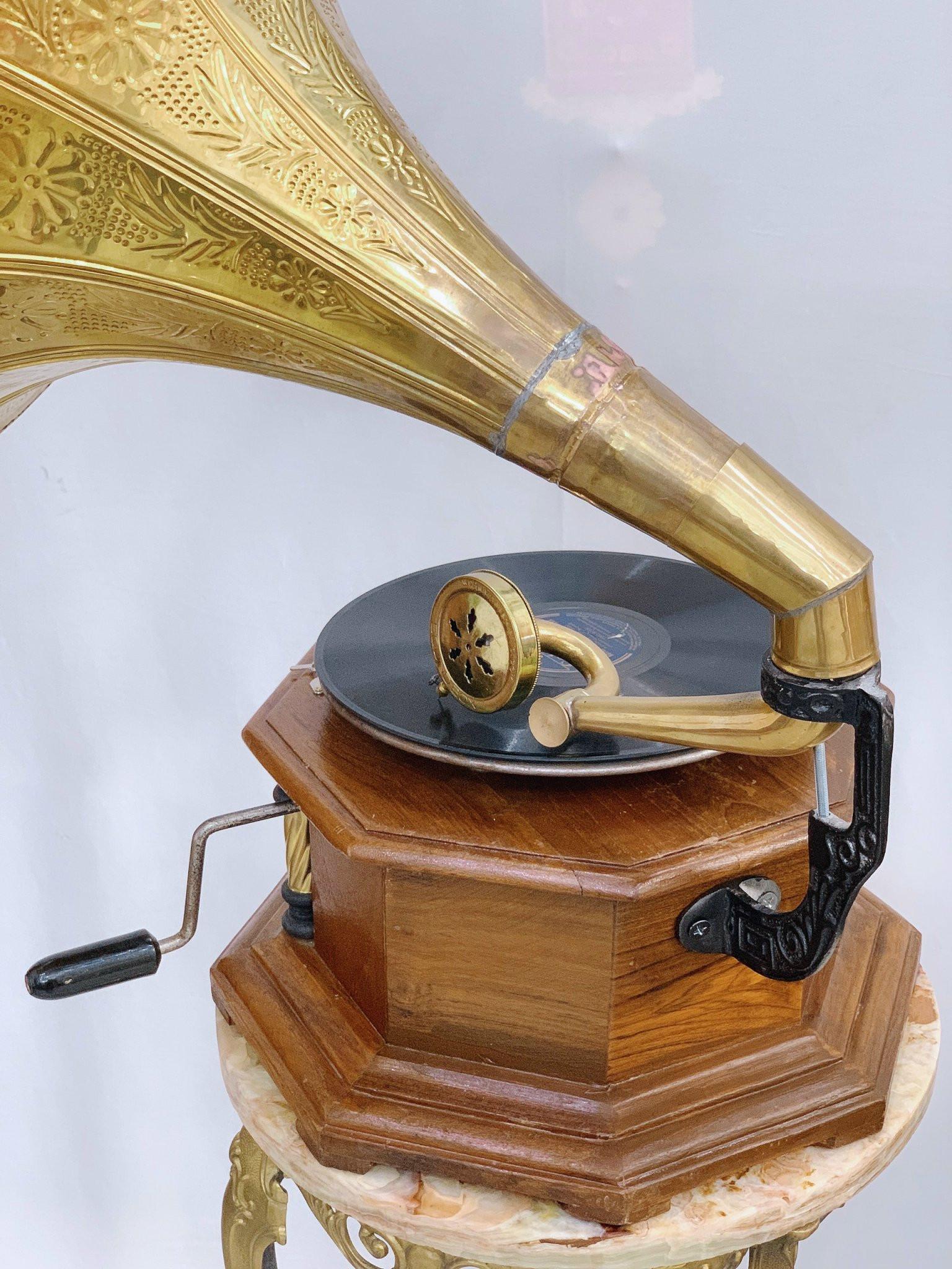 Máy hát Gramophone cổ điển - Hoạt động tốt