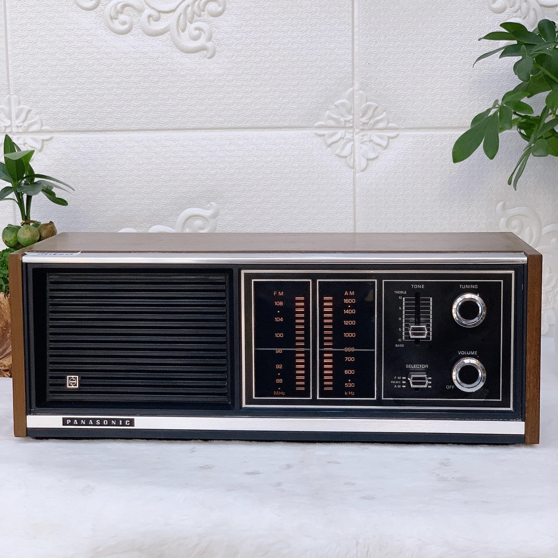 Radio Panasonic RE-7371 để bàn cổ điển