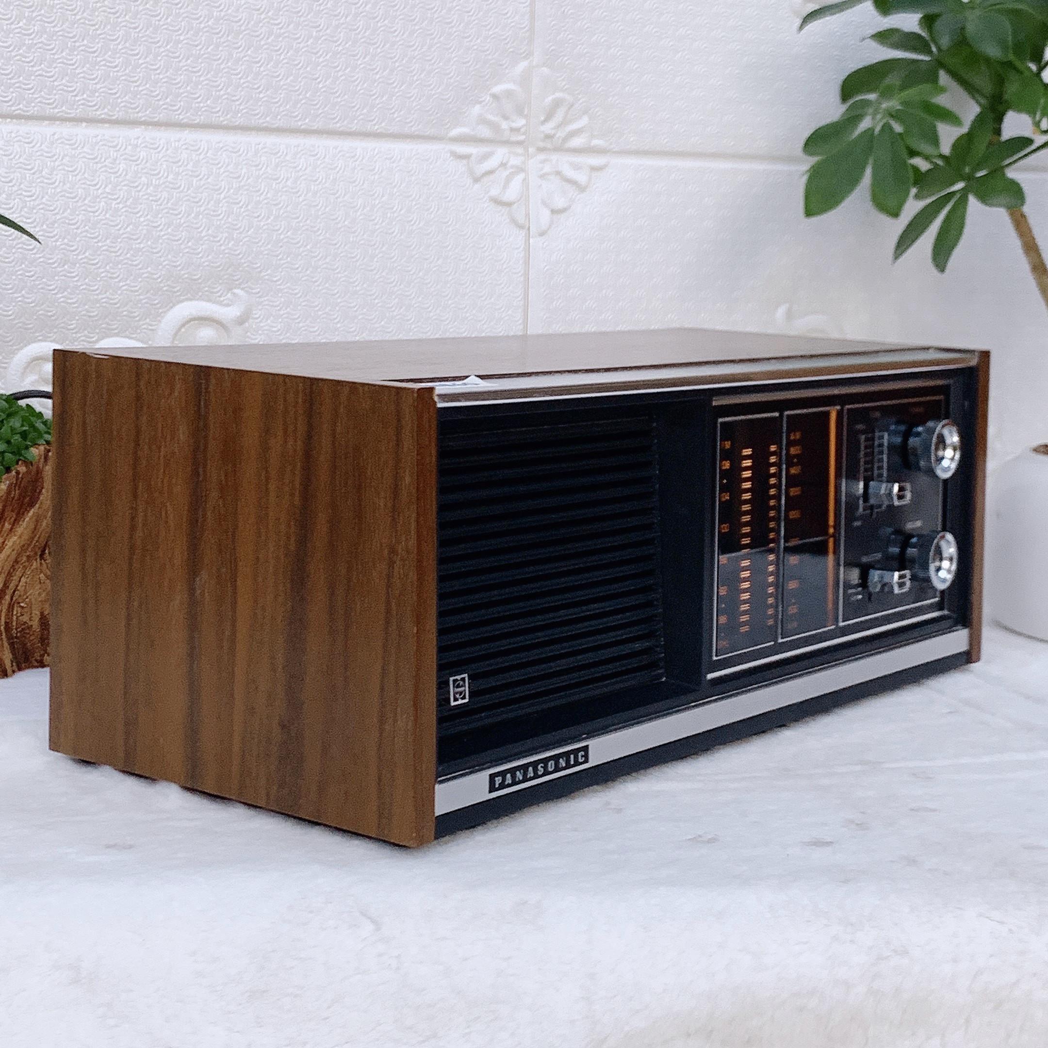 Radio Panasonic RE-7371 để bàn cổ điển