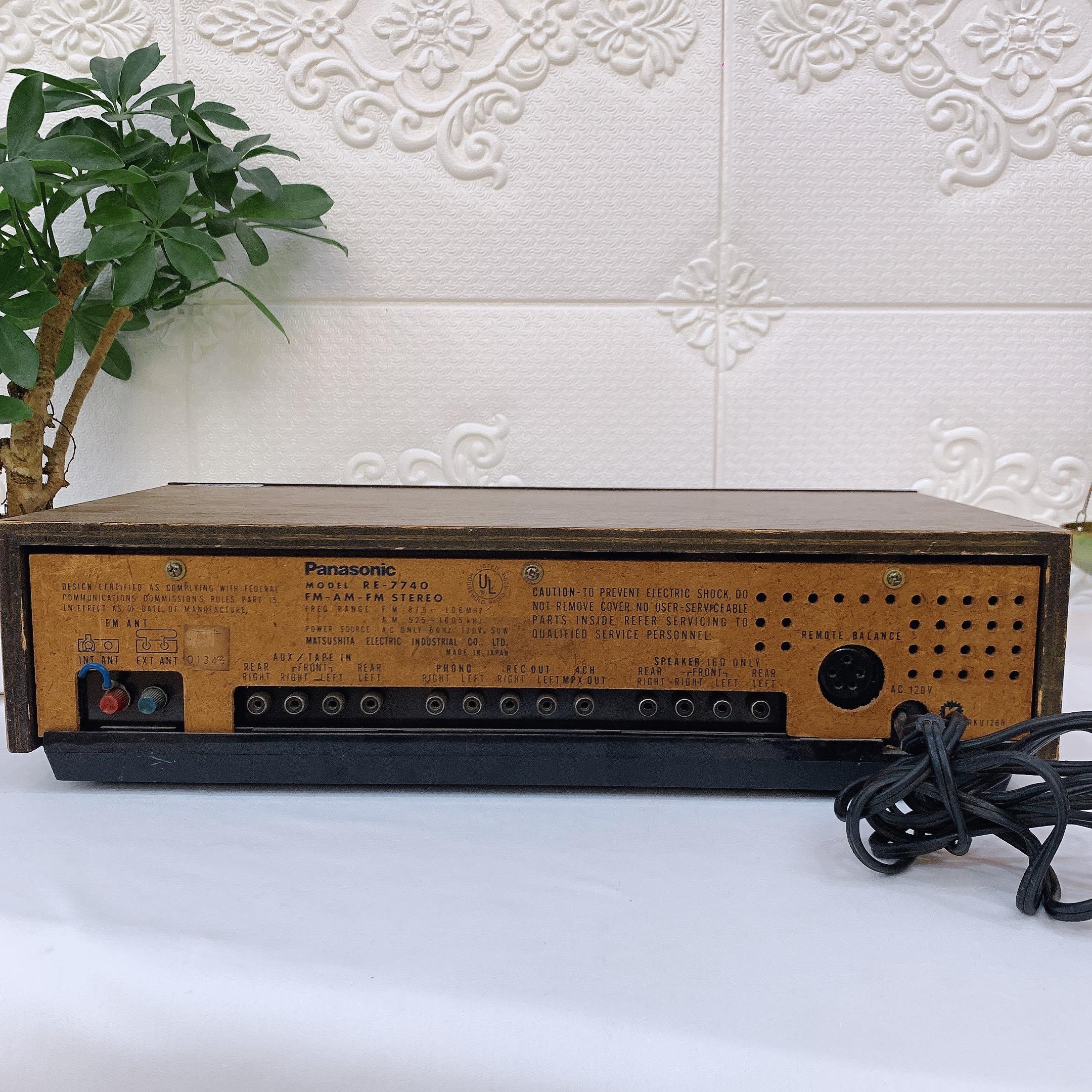 Radio Panasonic RE-7740 kết nối loa “đánh 4 kênh”