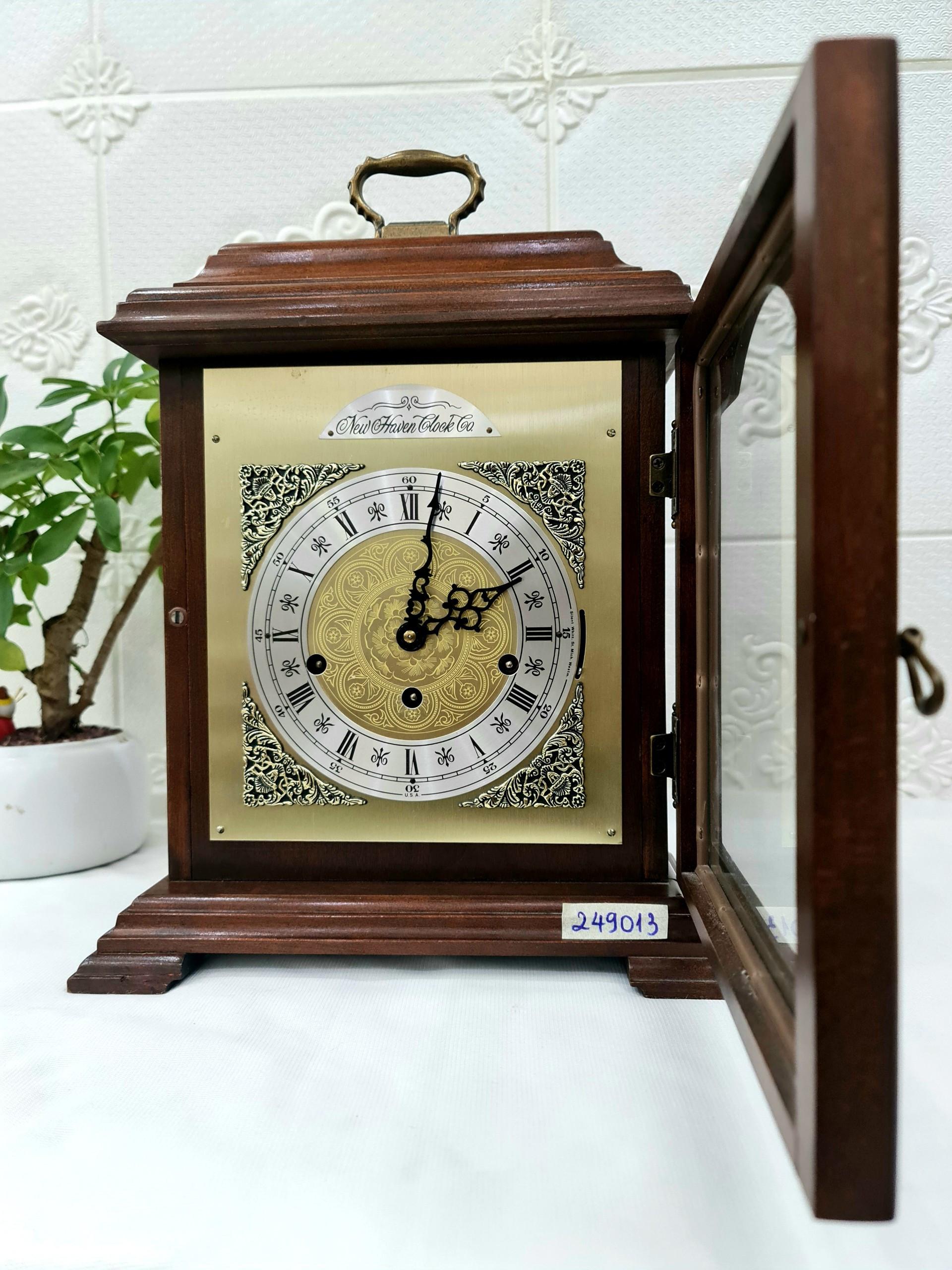 Đồng hồ để bàn New Haven Clock Co.