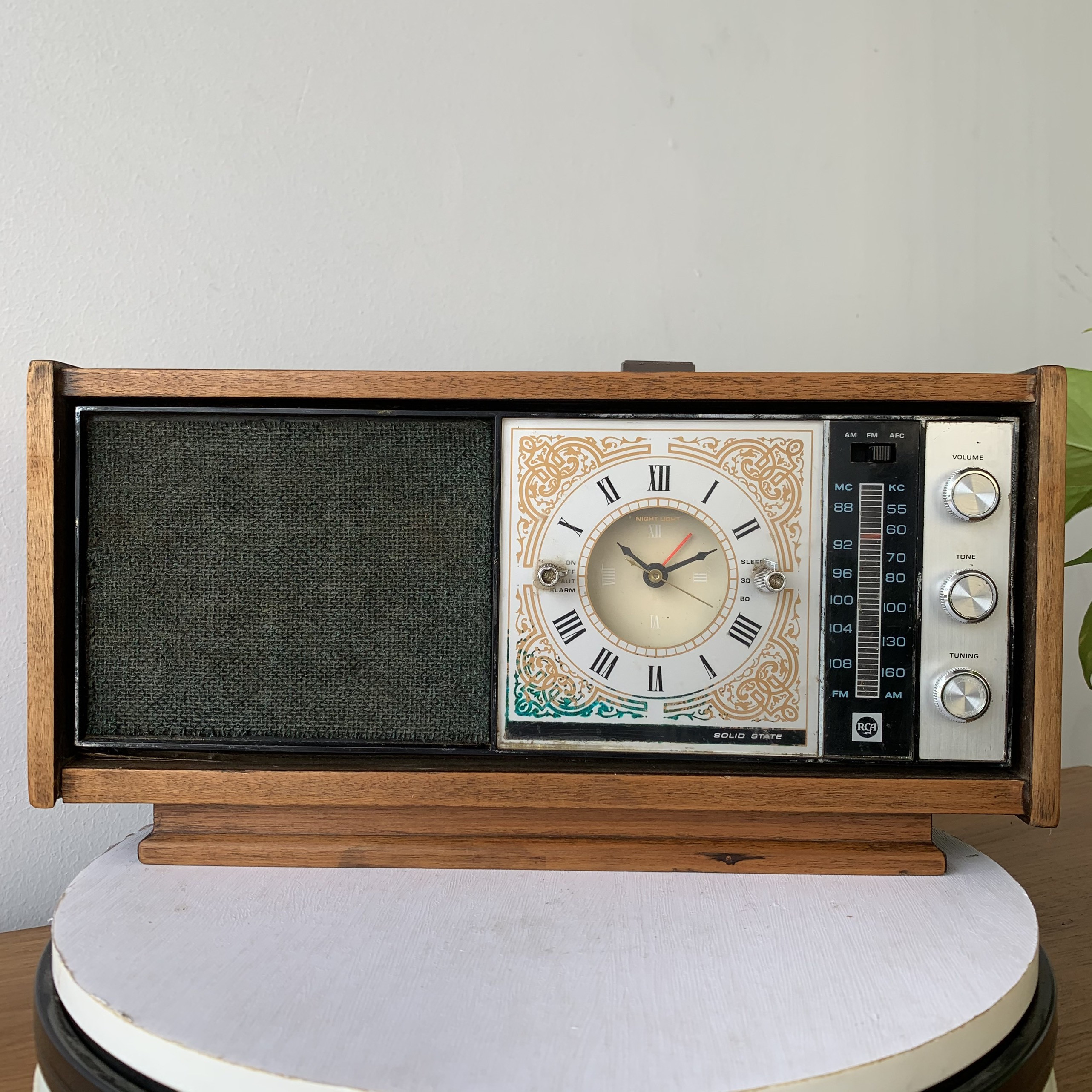 Radio RCA model RLS51W cổ điển