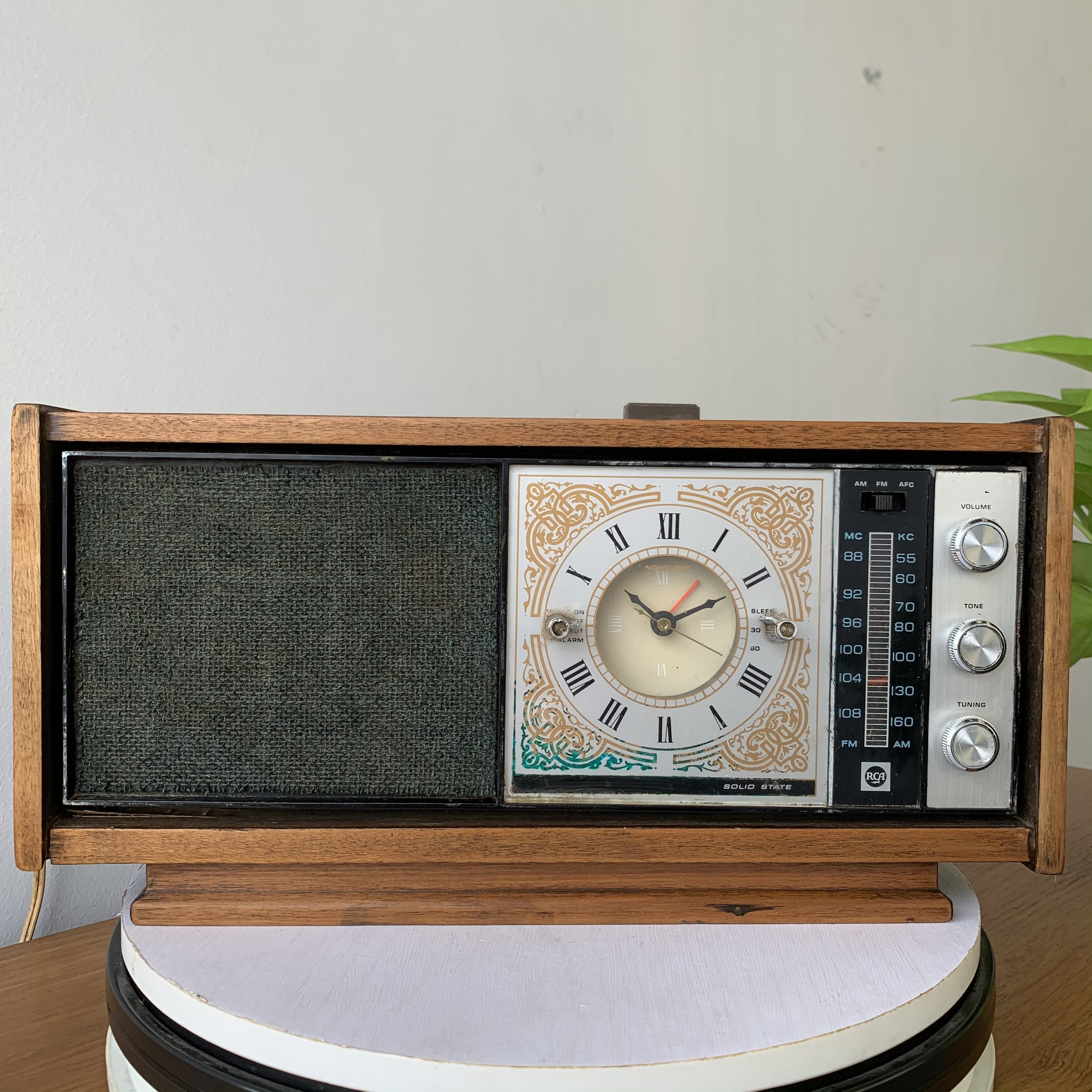 Radio RCA model RLS51W cổ điển